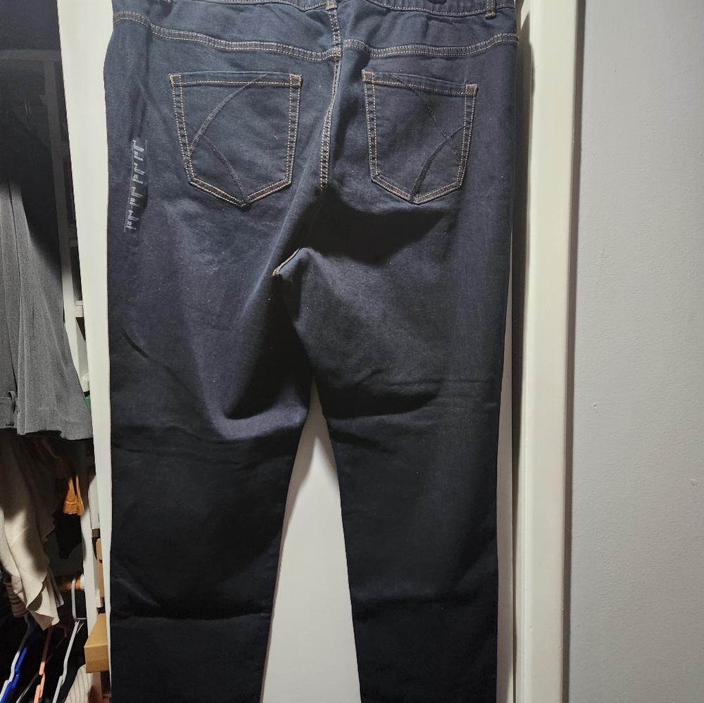 Jeans - Picture 3 of 6